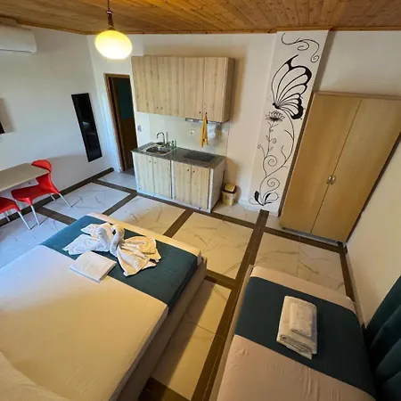 Koci Apartments Sarande Room photo