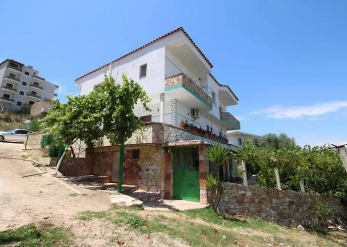Koci Apartments